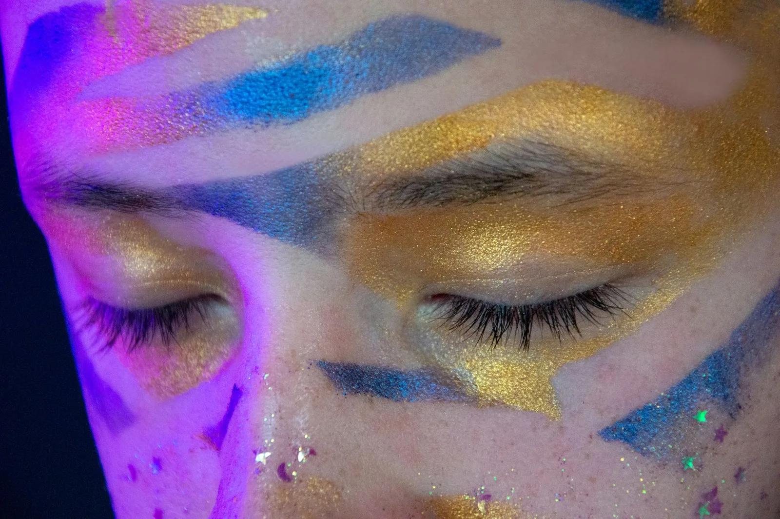 Bursa Etkinliklerinde Yeni Trend: Yetişkin Glitter Bar ve After Party Işıltısı